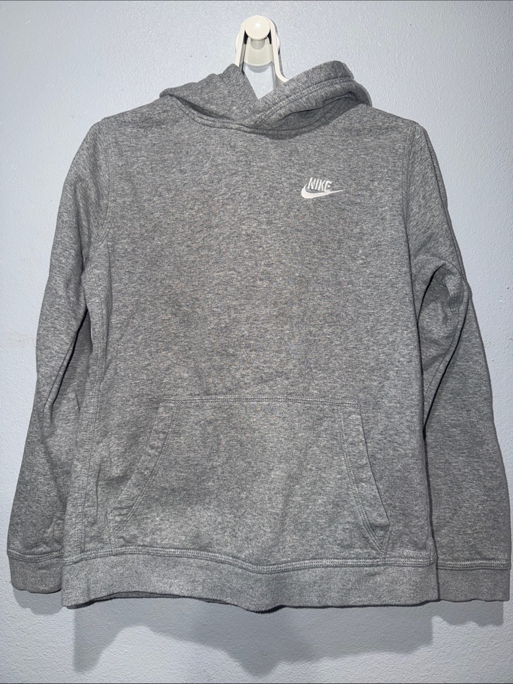 Nike boys Heather Gray Crewneck Hoodie with Small Swoosh